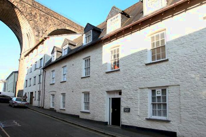 1 Bedroom Flat To Rent In Taylor Sqaure, Tavistock, PL19