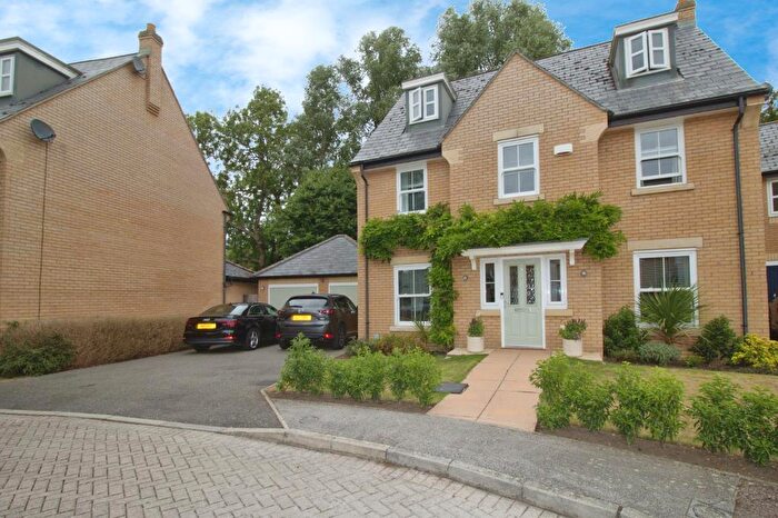 5 Bedroom Detached House For Sale In Penwald Court, Peakirk, Peterborough, PE6