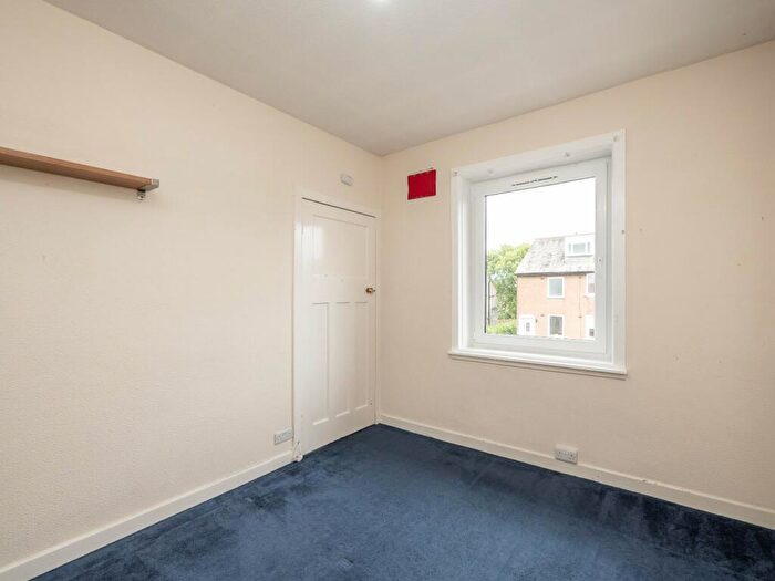 2 Bedroom Flat For Sale In Carrick Knowe Road, Edinburgh, EH12