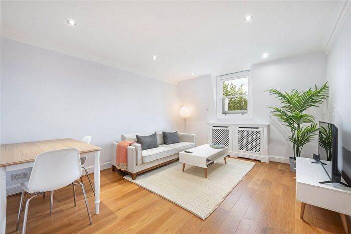 2 Bedroom Flat For Sale In Westbourne Park Road, Notting Hill, London, W11