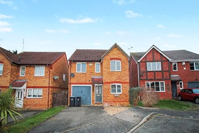 3 Bedroom Detached House To Rent In Pembroke Close, Thrapston, NN14