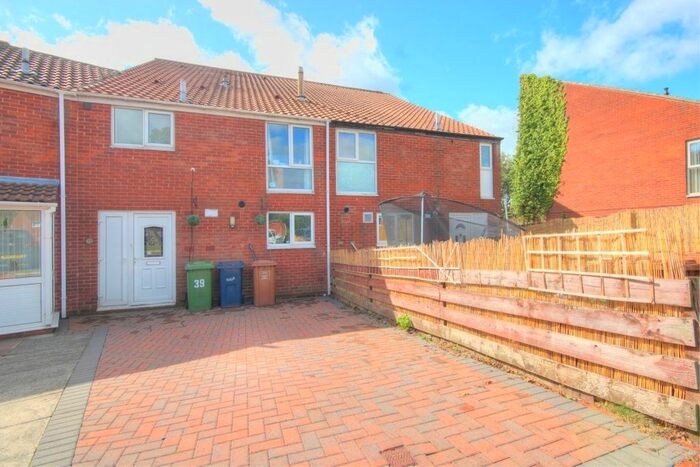 3 Bedroom Terraced House To Rent In Crighton, Washington, NE38