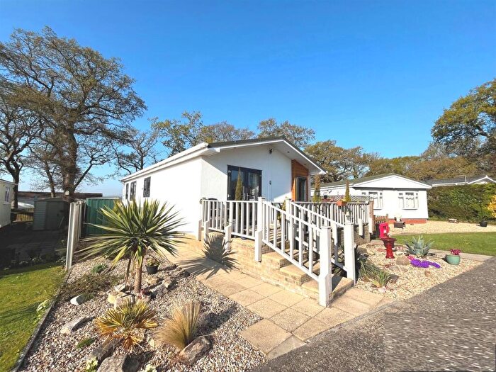 2 Bedroom Detached Bungalow For Sale In Folly Lane, East Cowes, PO32