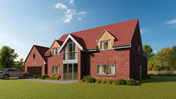 4 Bedroom Detached House For Sale In Everlands Court, Cam, GL11
