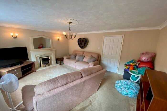 3 Bedroom Terraced House To Rent In Fosse Walk, Nottingham, NG12