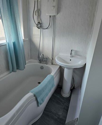 3 Bedroom Semi Detached House To Rent In Downham Crescent, Prestwich, Manchester, M25