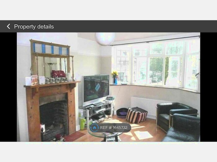3 Bedroom Maisonette To Rent In Bradmore Green, Hertfordshire, AL9
