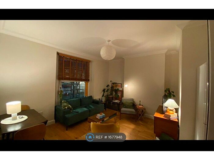 1 Bedroom Flat To Rent In New Cross Road, London, SE14