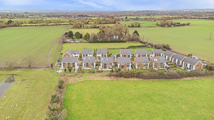 5 Bedroom Detached House For Sale In Maple Gardens, Milton, OX14
