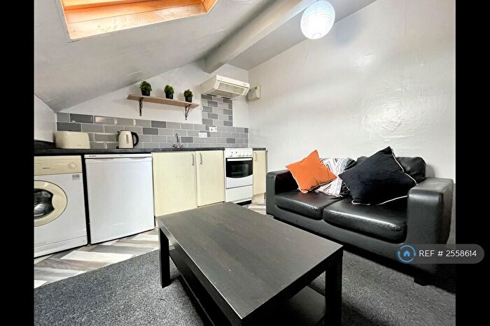 1 Bedroom Flat To Rent In Aston View, Leeds, LS13