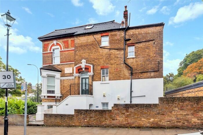 2 Bedroom Flat To Rent In Queens Road, Telegraph Hill, SE14