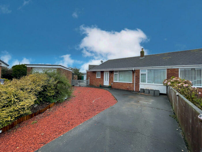 Houses for sale & to rent in FY7 8RJ, Burton Court, Rossall Fleetwood