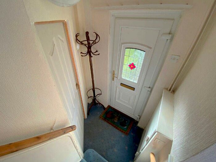 3 Bedroom End Of Terrace House For Sale In Warren Drive, Thornton