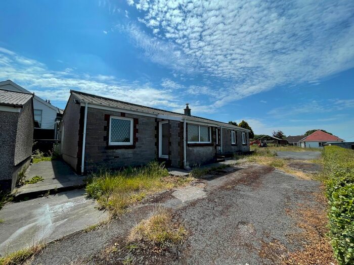 3 Bedroom Detached Bungalow For Sale In Heol Llanelli, Pontyates, Llanelli, SA15