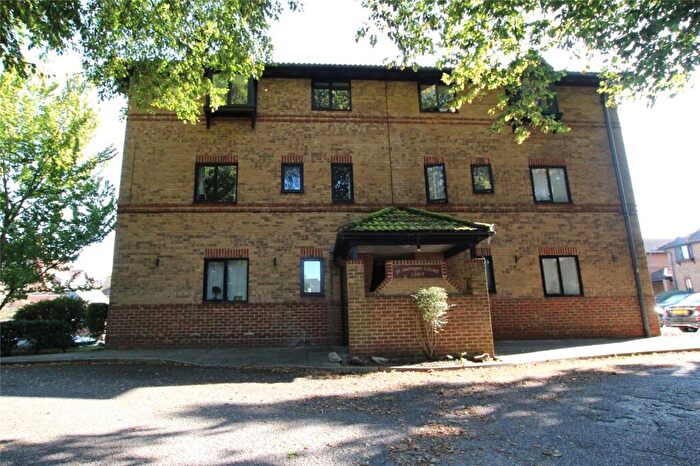 2 Bedroom Apartment To Rent In St Swithins Court, Polehampton Close, Twyford, Berkshire, RG10