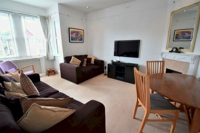 2 Bedroom Apartment To Rent In Broomfield Road, Surbiton, KT5