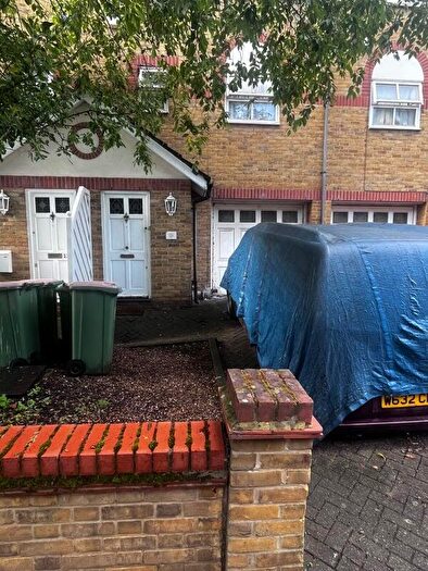 4 Bedroom Terraced House For Sale In Hallywell Crescent, London, E6