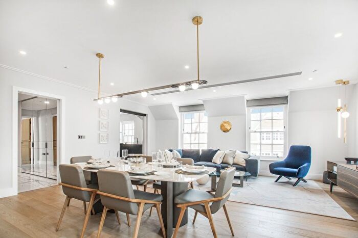 3 Bedroom Flat To Rent In Mount Street, Mayfair, W1K
