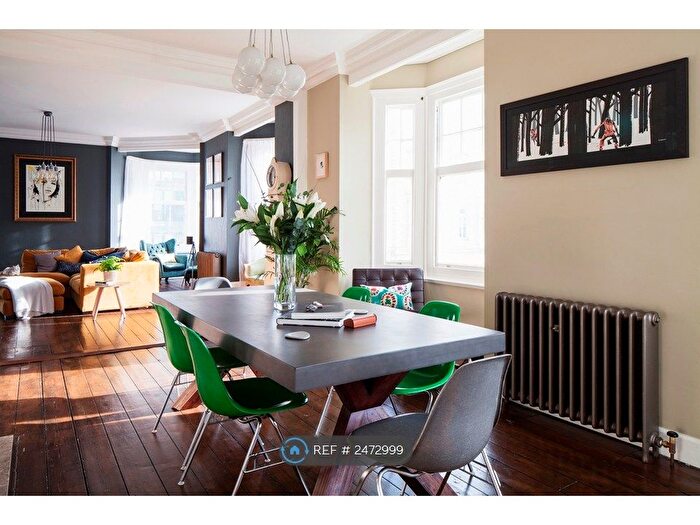 3 Bedroom Flat To Rent In Holland Road, Brighton And Hove, BN3