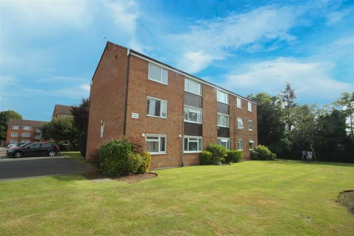 2 Bedroom Property To Rent In The Farmlands, Northolt, UB5