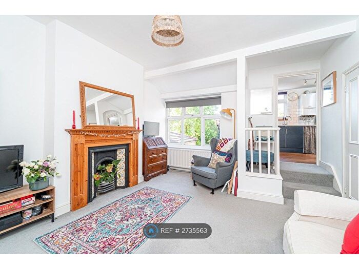 1 Bedroom Flat To Rent In Rosebery Gardens, London, N8