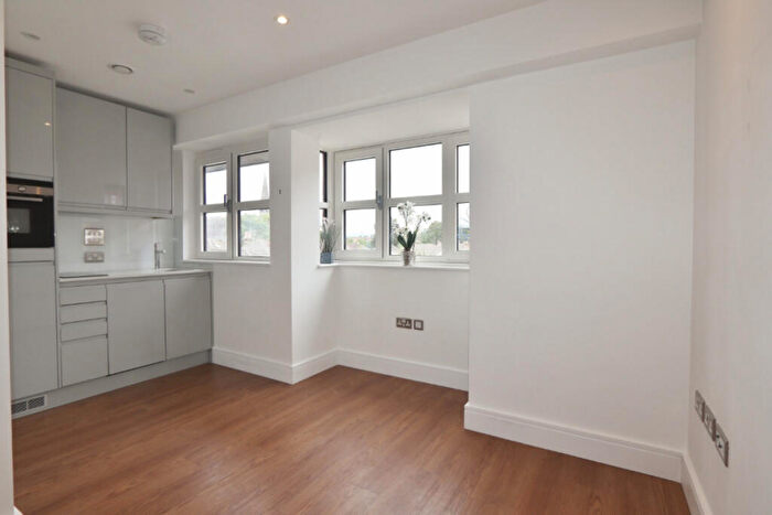 1 Bedroom Apartment For Sale In London Road, Romford, RM7