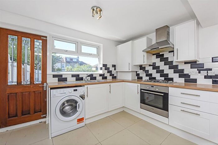 3 Bedroom Property To Rent In Killearn Road, London, SE6