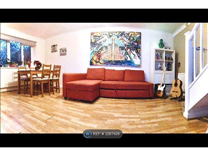 2 Bedroom Semi-Detached House To Rent In Rackham Mews, London, SW16