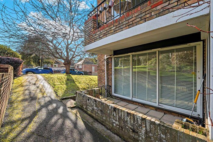 2 Bedroom Flat For Sale In Laine Close, BN1