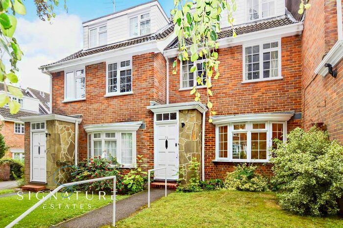 1 Bedroom Maisonette To Rent In Fairlawns, Langley Road, Watford, WD17