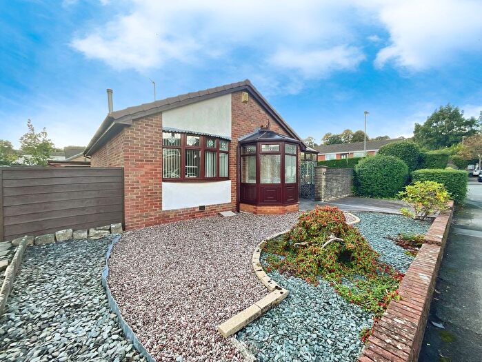 2 Bedroom Detached Bungalow To Rent In Knowlesly Road, Darwen, BB3