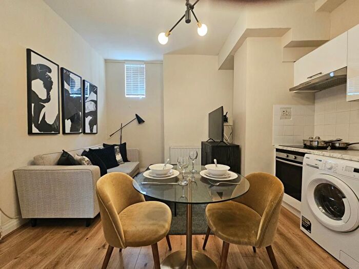 1 Bedroom Flat To Rent In Strathmore Court, St. Johns Wood, NW8