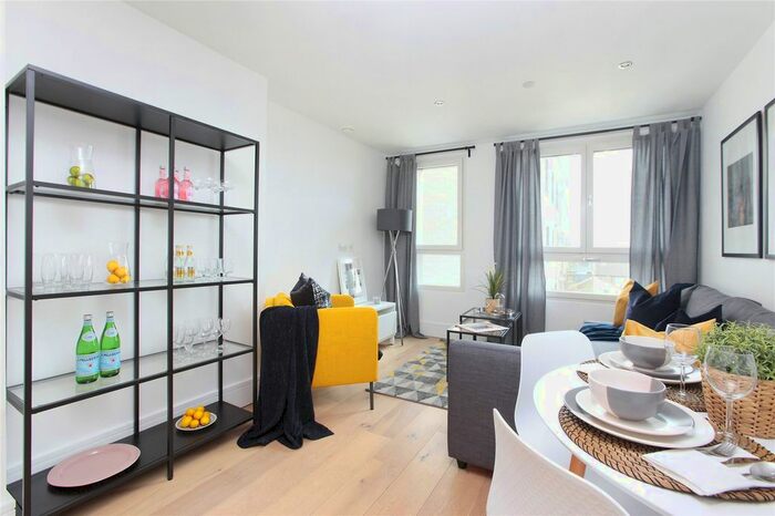 1 Bedroom Flat To Rent In St Luke's Avenue, Clapham, SW4