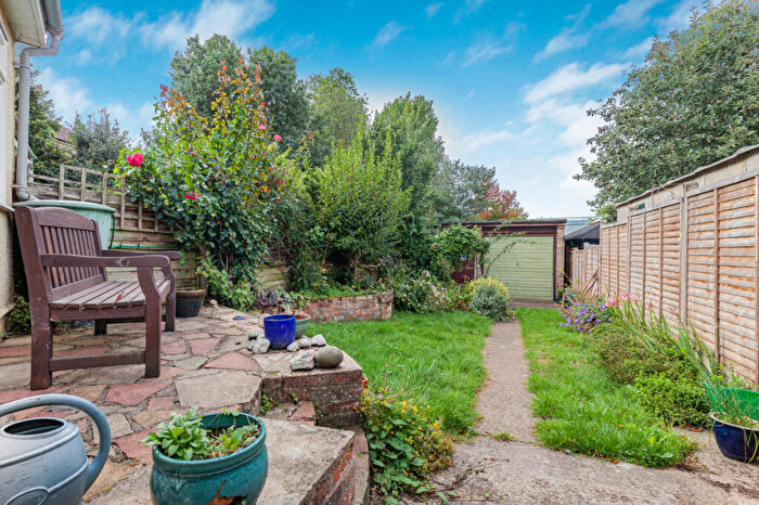 3 Bedroom Semi-Detached House For Sale In St Omer Road, Oxford, OX4