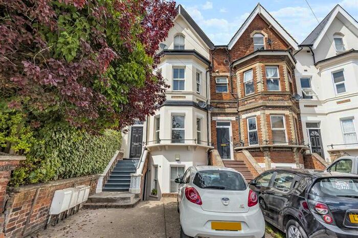 1 Bedroom Flat To Rent In St Johns Road, Watford, Hertfordshire, WD17