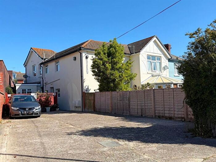 2 Bedroom Flat For Sale In Beachfield Road, Sandown, PO36