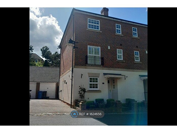 4 Bedroom Semi-Detached House To Rent In Upper Mount Street, Fleet, GU51