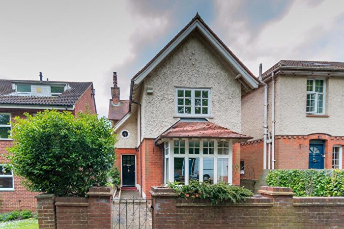 3 Bedroom House To Rent In Salisbury, Wiltshire, SP1