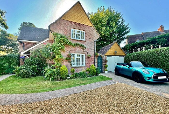 4 Bedroom Detached House For Sale In South Close, Havant, PO9