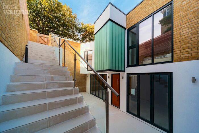 3 Bedroom Semi-Detached House To Rent In Cambridge Grove, Hove, East Sussex, BN3