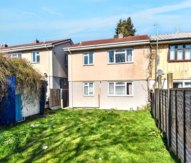 3 Bedroom Semi Detached House For Sale In Halcot Avenue, Bexleyheath, DA6