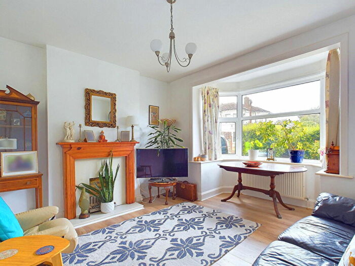 5 Bedroom Semi-Detached House For Sale In Victoria Road, Worthing, BN11