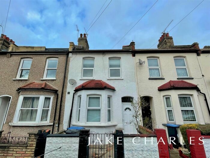 3 Bedroom Property To Rent In Cornwallis Avenue, London N9