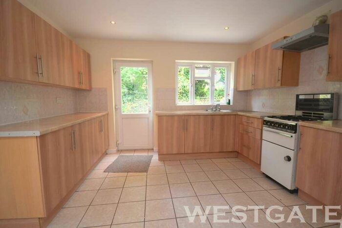 5 Bedroom Terraced House To Rent In Wykeham Road, Reading, RG6