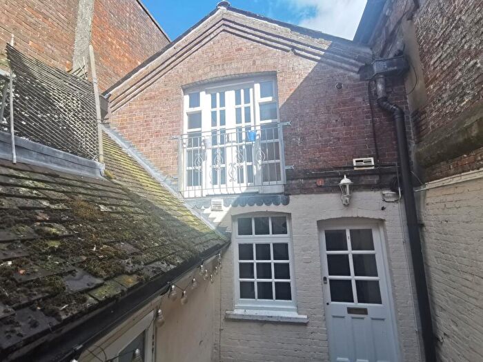 1 Bedroom Apartment To Rent In Market Square, Chesham, HP5