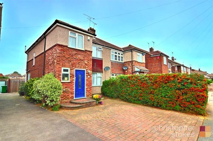3 Bedroom Semi-Detached House To Rent In Bellamy Road, Cheshunt, Waltham Cross, Hertfordshire, EN8