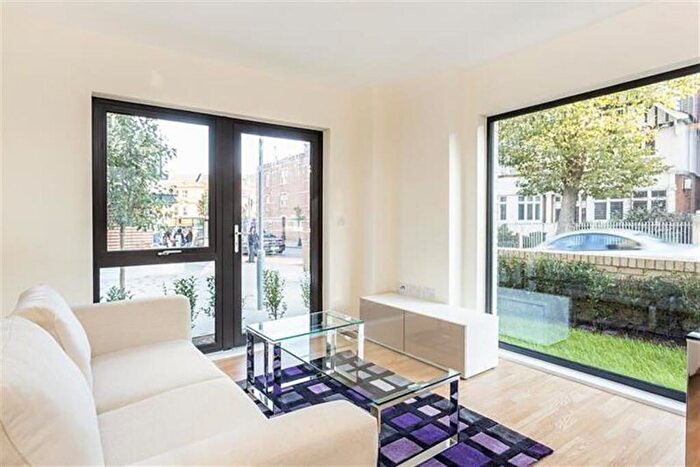 1 Bedroom Apartment For Sale In Newman Close, Willesden Green, NW10