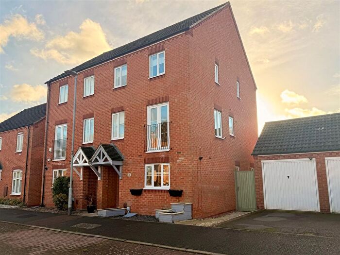 3 Bedroom Semi Detached House For Sale In Mendel Drive, Loughborough, LE11