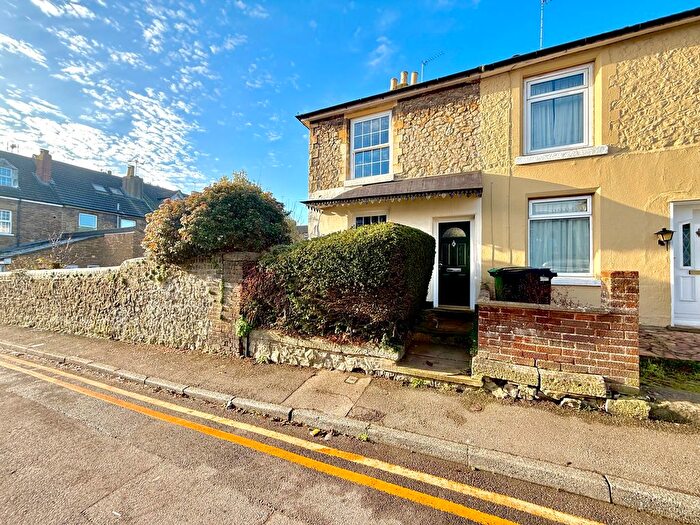 2 Bedroom Property To Rent In Bower Lane, Maidstone, ME16