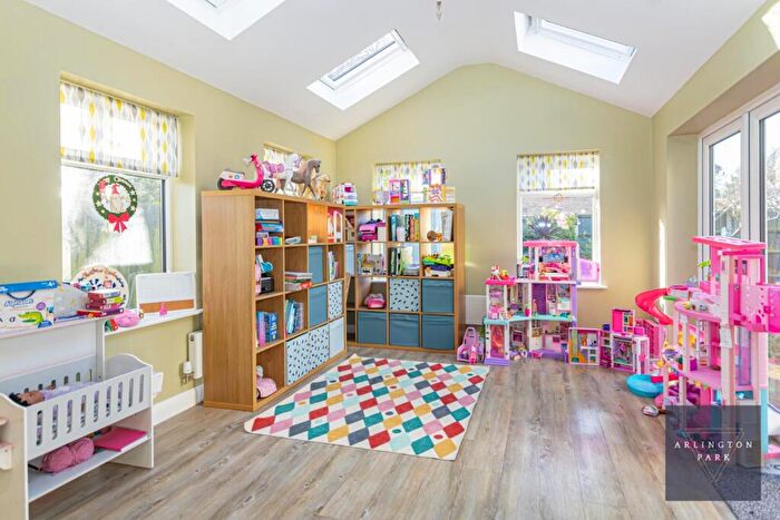 4 Bedroom Detached House For Sale In Walnut Close, Taverham, Norwich, NR8